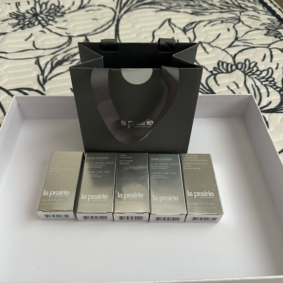 5 pieces skincare with bag - Picture 1 of 8